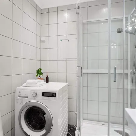 Homerentals L & Convenient - Queen Bed *
